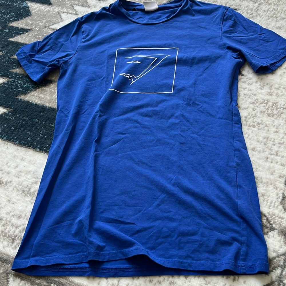 Gym shark tshirt